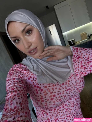 Amira_amour [ amira-amour ] - Shooting with Mistress Erinia today 😈 Hot lesbian anal content