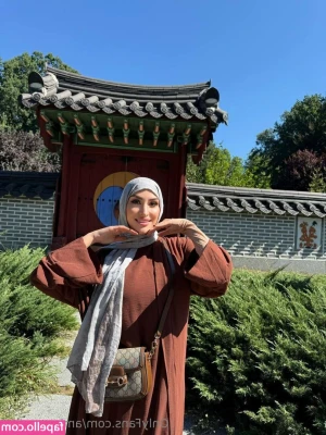 Amira_amour [ amira-amour ] - Woops i bottomed and got fucked lol 😂 I’m usually a top but