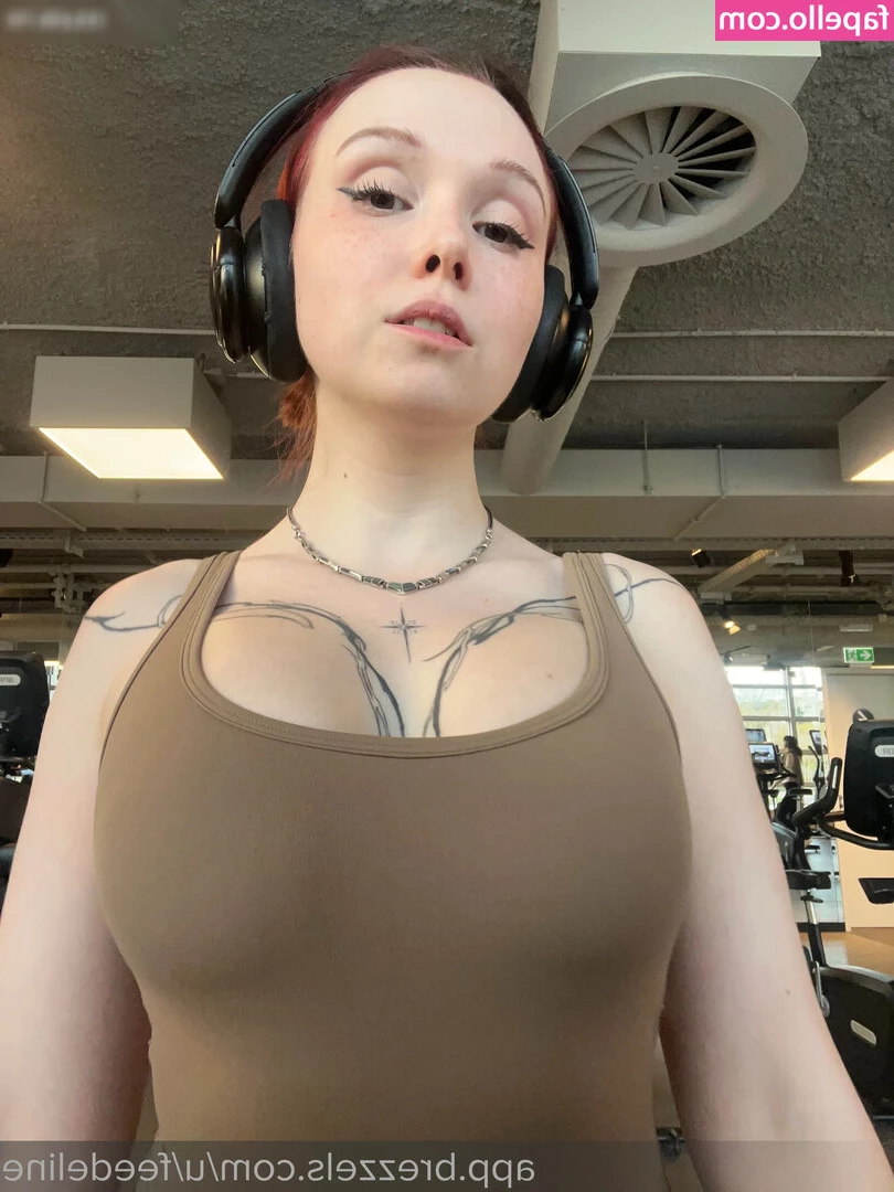 Feedeline - Tan lines on my tits!