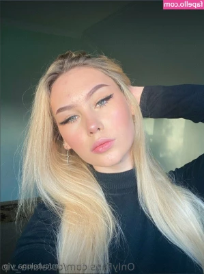 cuteluna_vip [ cuteluna-vip-1 ] - The hurricane passed during the night .. I was already asleep when