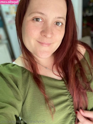 gingercurvy - post shower show off hehe