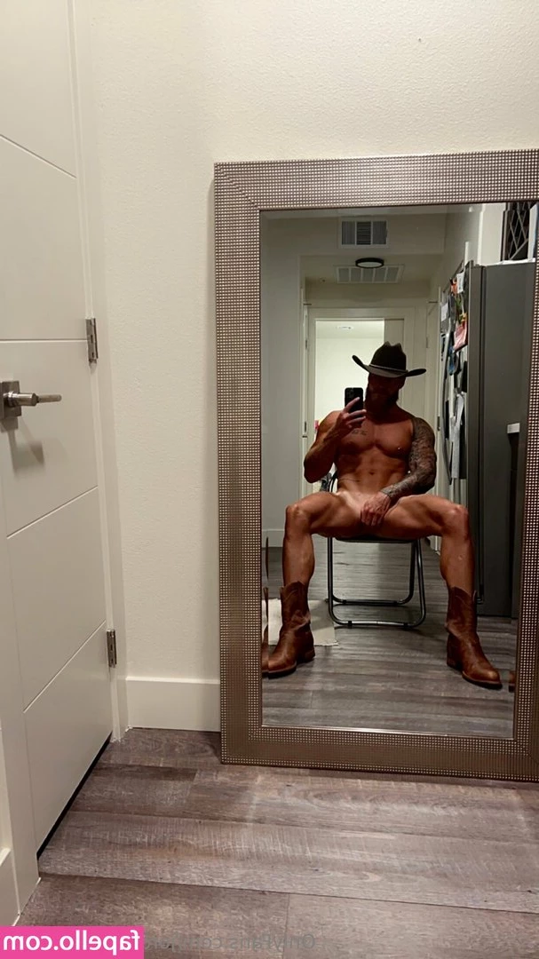 jordansteelfitness - I'm ready to take these clothes off and show you what this pussy can
