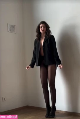 Annika Koser [ annika-koser-3 ] - Was checking to see if I shaved all my hair which then turned into a