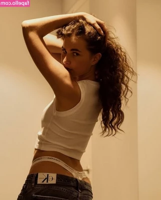 Annika Koser [ annika-koser-3 ] - I love my bump  Miss it soo much