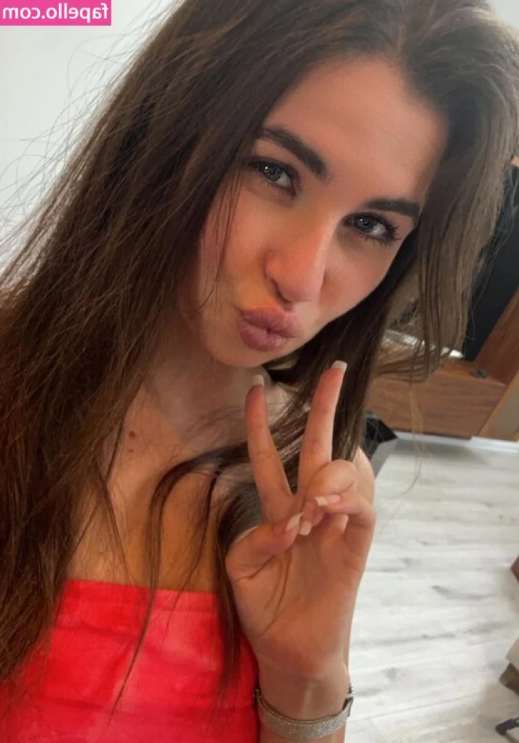 Annika Koser [ annika-koser-3 ] - Hola chicos uwu 🩷🩷🩷 les dejo este set de “game over”