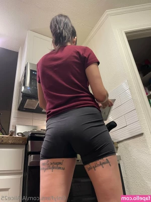 alalice25 - Fat ass looking for food