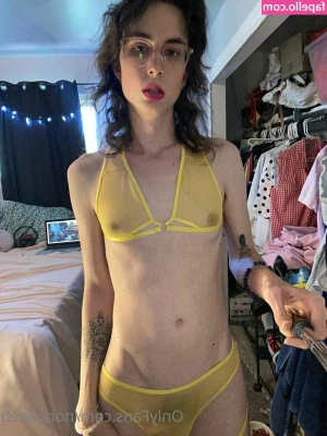 Veronica Ox [ veronica-ox ] - Tell me what you want to do to us 😈🤤💦