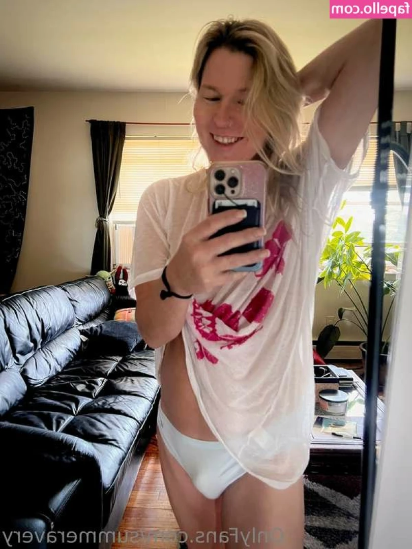 Ava Summer [ ava-summer ] - Bonus points if your female I’ll show you everything