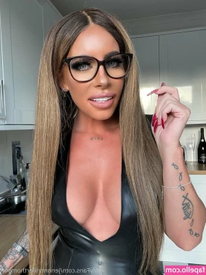 jennnnniferthomson - It’s my birthday 🥳 and i wanna celebrate it with you 🎉 You