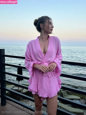 little_mollyy [ little-mollyy ] - Are you ready for your favorite naughty little slut to moan your name