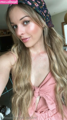 briblossomfree [ briblossomfree-1 ] - Do I have a big butt?👻