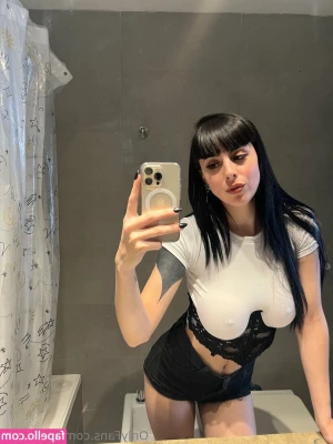 Ravenvips - so horny i had to play with myself at the red lights 🤪