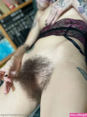 Pearl Sage - Hairy Queen [ pearl-sage-hairy-queen ] - I m thinking of pushing the live stream to tomorrow night my lovelies