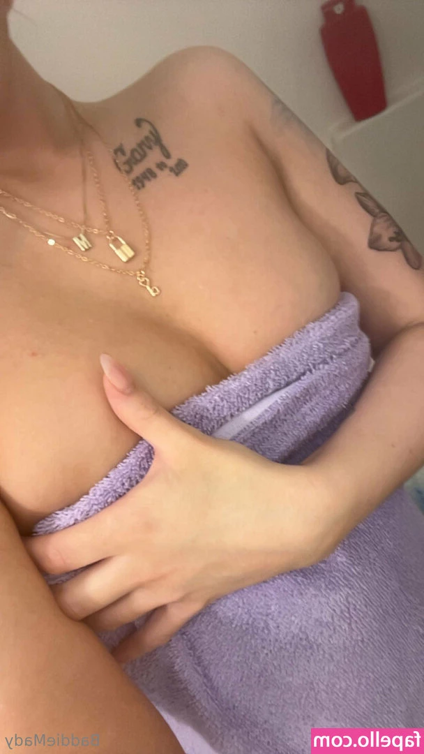 baddie.mady [ baddie-mady ] - 7 40min videos of me Fucking  aloralux as she s bent over  fucking