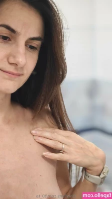 hotwife.ua [ hotwife-ua ] - ENGLISH FOLLOWS -----  Par une belle soirée de dimanche  avant le