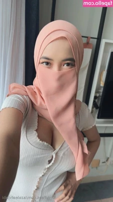 azaleahijabi - How many like s for this pic daddy