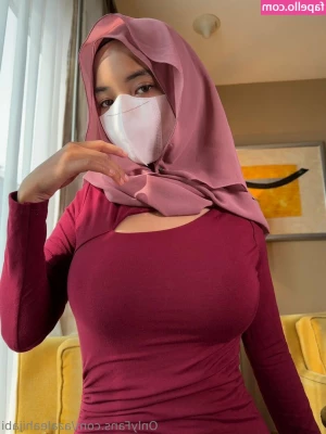 azaleahijabi - getting a haircut today