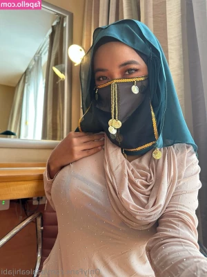 azaleahijabi - Today I wish you a good day with my big boobs   what do you think  Do part 1