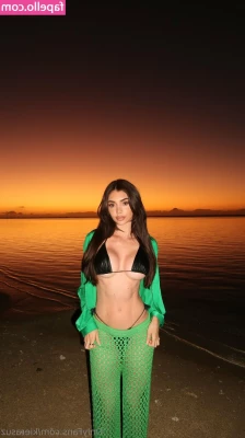 kierasuz [ kierasuz-8 ] - Want to see more ? Doing sets of MORE revealing,sexy photos for 50