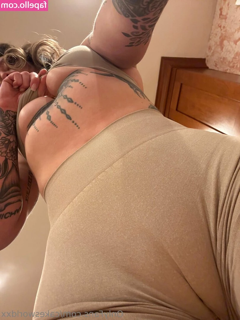 cakesworldxx [ cakesworldxx-9 ] - A few photos from my deepthroat show that I posted onto my premium