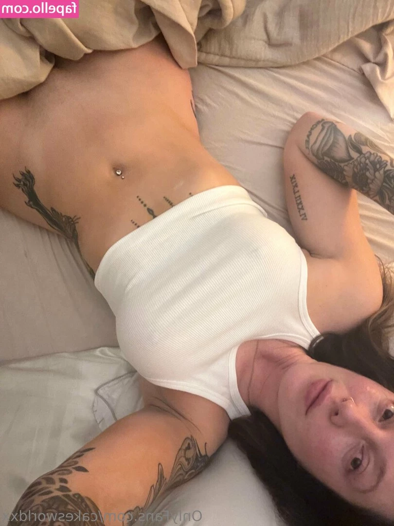 cakesworldxx [ cakesworldxx-9 ] - I’ve got the tightest prettiest pussy 🐱   (I post fully explicit