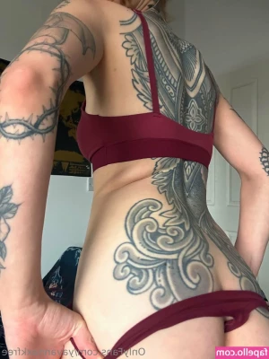 yavannaxkfree [ yavannaxkfree-2 ] - Another hot and sweaty workout  and I mean SWEATY