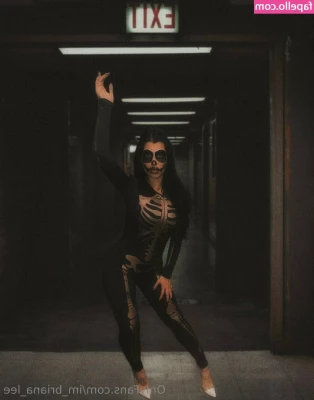 im_briana_lee [ im-briana-lee ] - PUNISH MY PUSSY 👅🐱 bend me over while I throw this ass back at