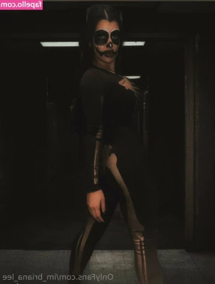 im_briana_lee [ im-briana-lee ] - Do you think you could rip open my Pantyhose and fuck me in this