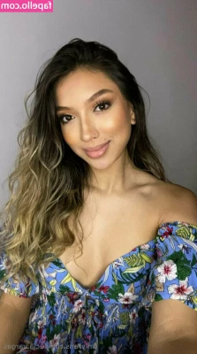 Lucia.vargas [ lucia-vargas ] - GOOD MORNING  CAN U BREED ME   Ur cock is SO hard in the morning babe