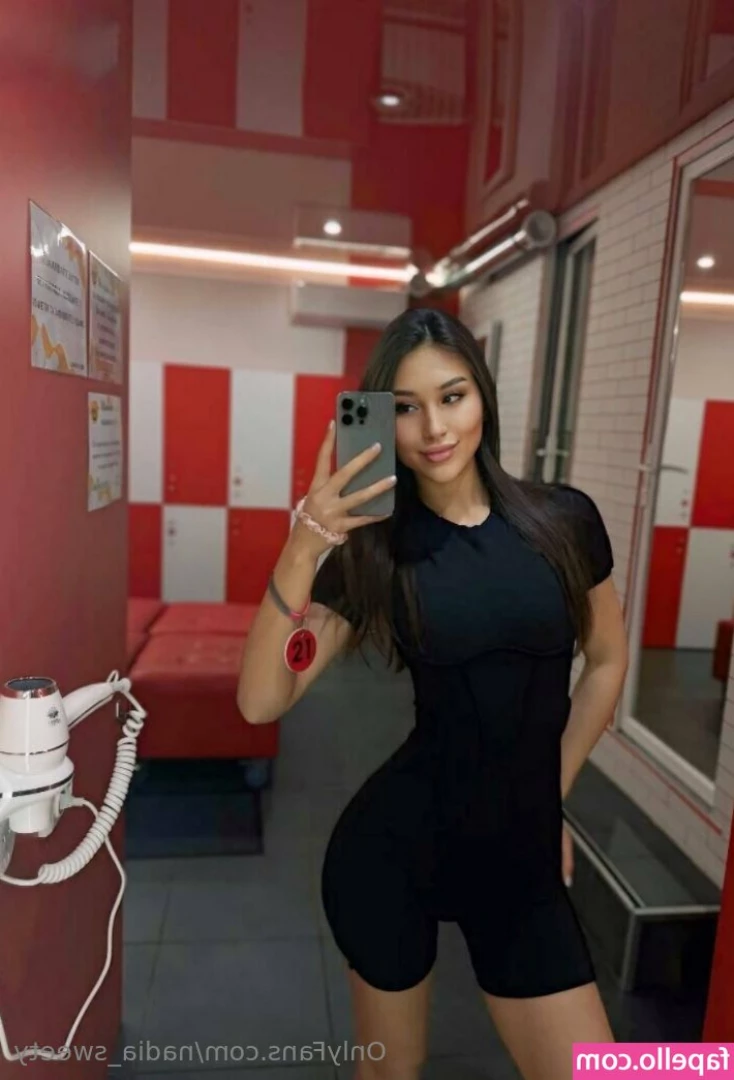 nadia_sweety [ nadia-sweety ] - My thick bush all wet