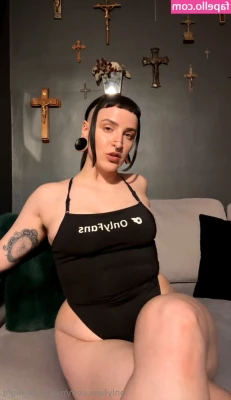 nyxxx_at_night [ nyxxx-at-night-1 ] - 20 min vore video , belly inflation, belly play