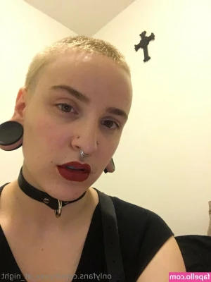 nyxxx_at_night [ nyxxx-at-night-1 ] - ## Your hottie mommy @vladamiami wants to feel your strong cock