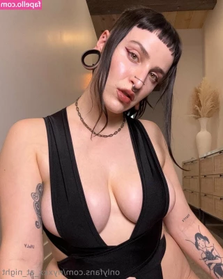 nyxxx_at_night [ nyxxx-at-night-1 ] - just sent out the craziest girl girl video i’ve ever made 🥵
