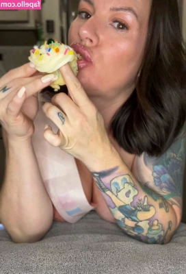 baileytherefree - Happy Hump Day