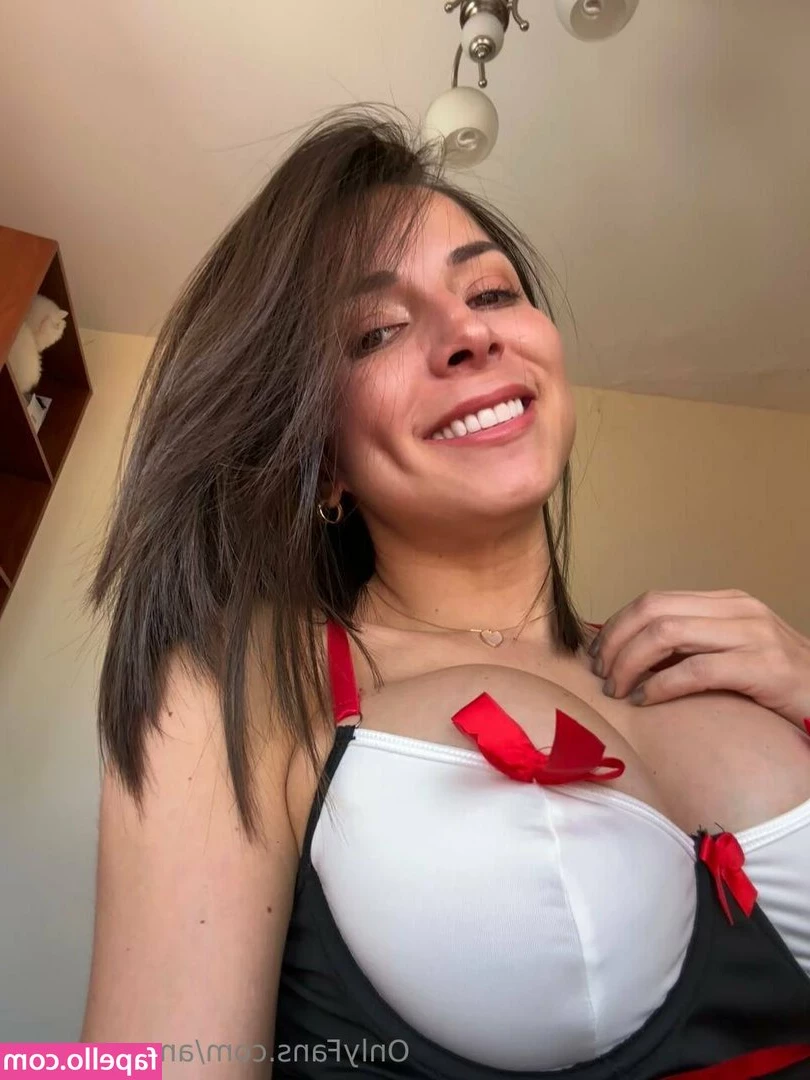 jen_cobriza2 [ jen-cobriza2 ] - scroll to watch me go cute mode to slut mode
