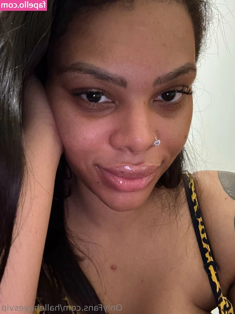 hallehayesvip - He likes it when I go deep
