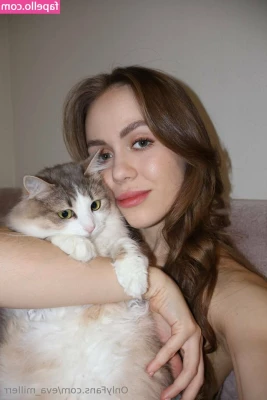 eva_millerr [ eva-millerr ] - W/G denial FaceTime with your fat girlfriend, she’s so worried that