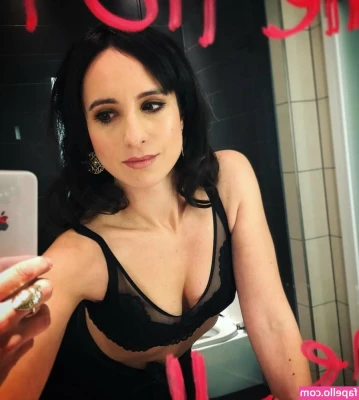 Stephanie Stumph [ stephanie-stumph ] - shower booty :)