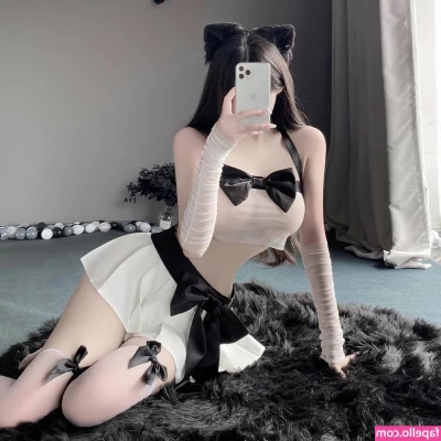 NikiMeow - Fantasizing about the way you touch me is making me want you so bad. 
