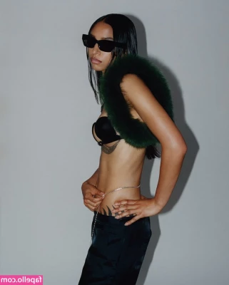 Tara Raani [ tara-raani ] - What do you prefer more SEXTING or VIDEOCALL⁉️🔥🔥