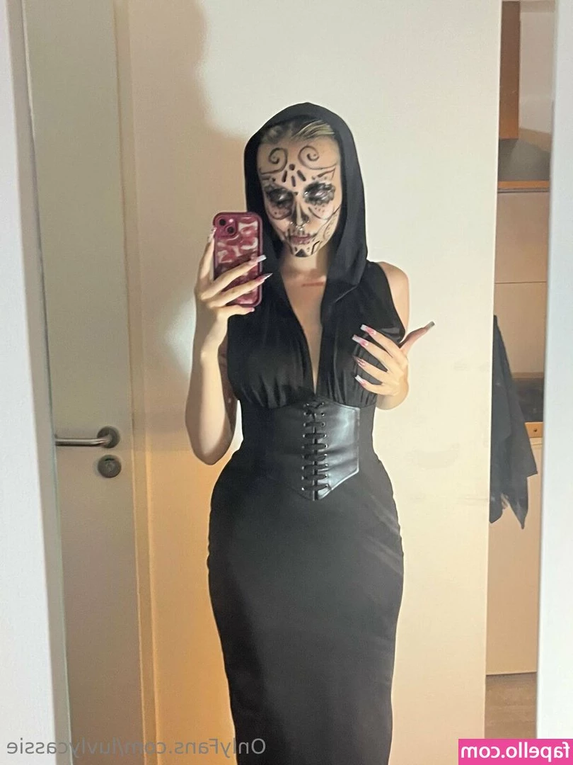 daisycarterfree - Good evening who would like to suck my nipples