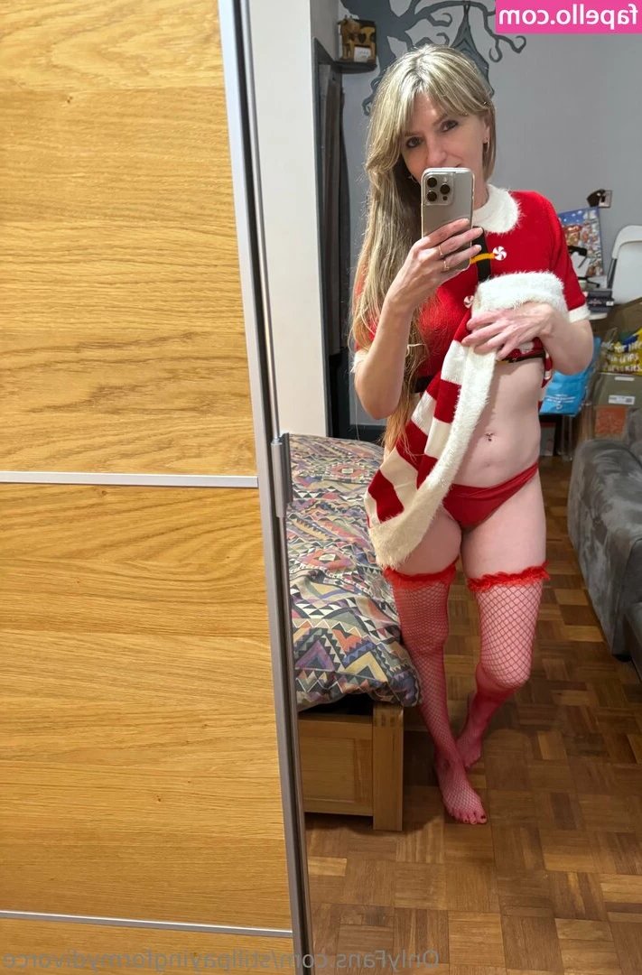 stillpayingformydivorce - The boots stay on while we fuck.
