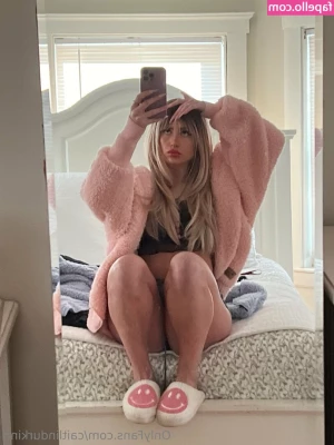 caitlinspicy - Nothing but your T-shirt on    Ass day