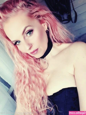 lejoninna-free - love how my belly spills over my thighs 💕