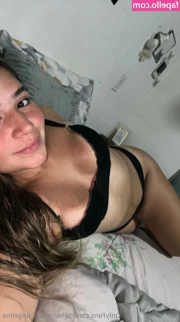 geiler_arsch_angelina [ geiler-arsch-angelina-1 ] - Aren't you going to give me a hand getting out of bed 😈