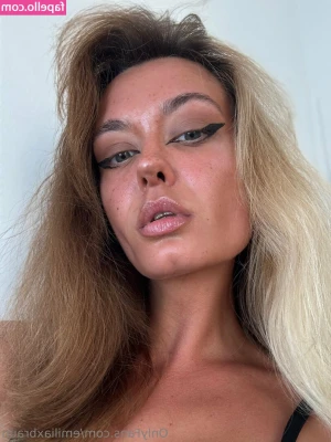 emiliaxbraun - submissives make the best sluts💗