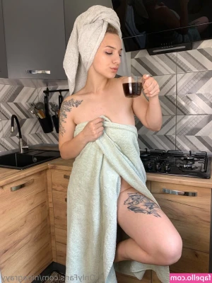 ninagrayy - Am I your favorite slut daddy? 😜😜😜😜