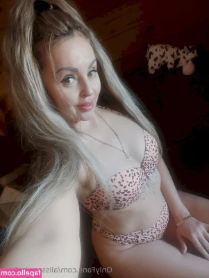 alissaswissfree - Coming online around 8pm!