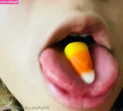 vdawggin - 超小比基尼包不住我的巨乳😈 Super small bikini can't