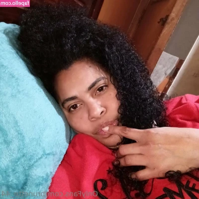 brunette_44 [ brunette-44 ] - My hands are still stained blue😂😂 but anywho, I love playing